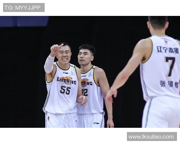 BLG在世界大师赛中以61分稳居积分榜首位竞争激烈引人关注 BLG在世界大师赛中以61分稳居积分榜首位竞争激烈引人关注